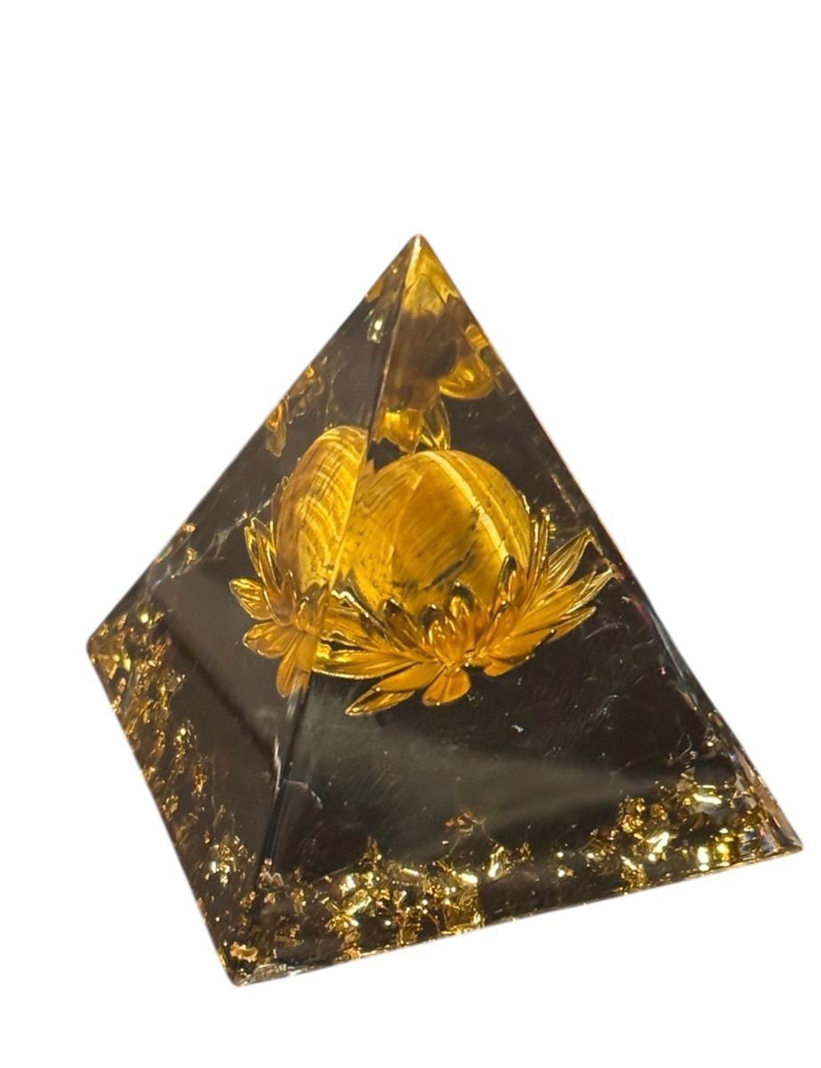 Orgonittpyramide Med Lotusblomst, Obsidian-Chips og Tigerøyekule